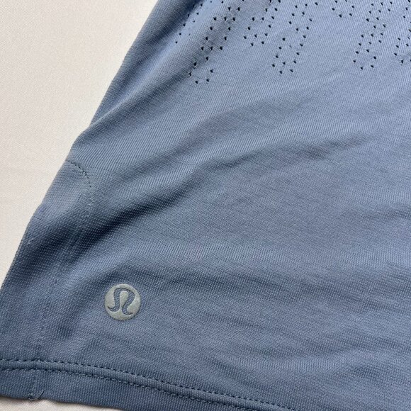 Lululemon Chambray Train to Be Tank perforated dots Flowy Muscle logo Womens 8 - Picture 4 of 10